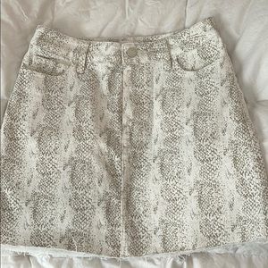 NWOT Paige snakeskin mini skirt size 26